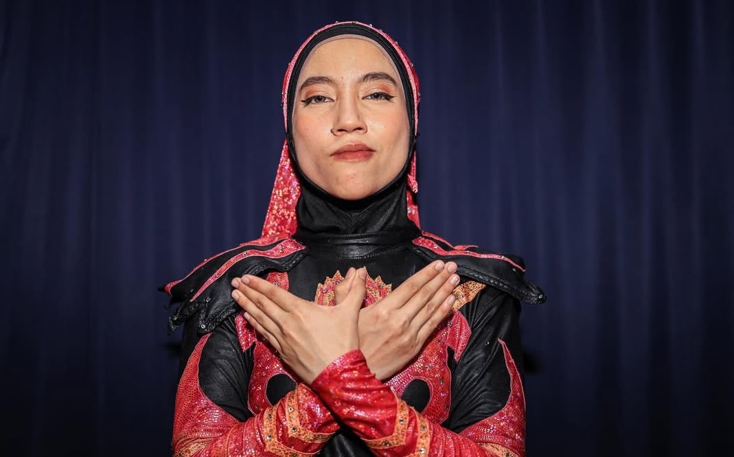 Nor “Phoenix” Diana, Pegulat Berhijab Penembus Batas Pertama di Dunia