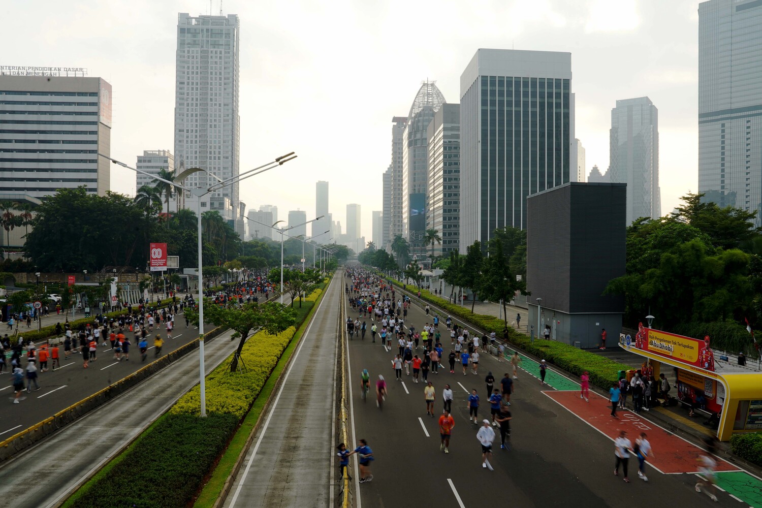 Car free day atau hari bebas kendaraan bermotor (HBKB)