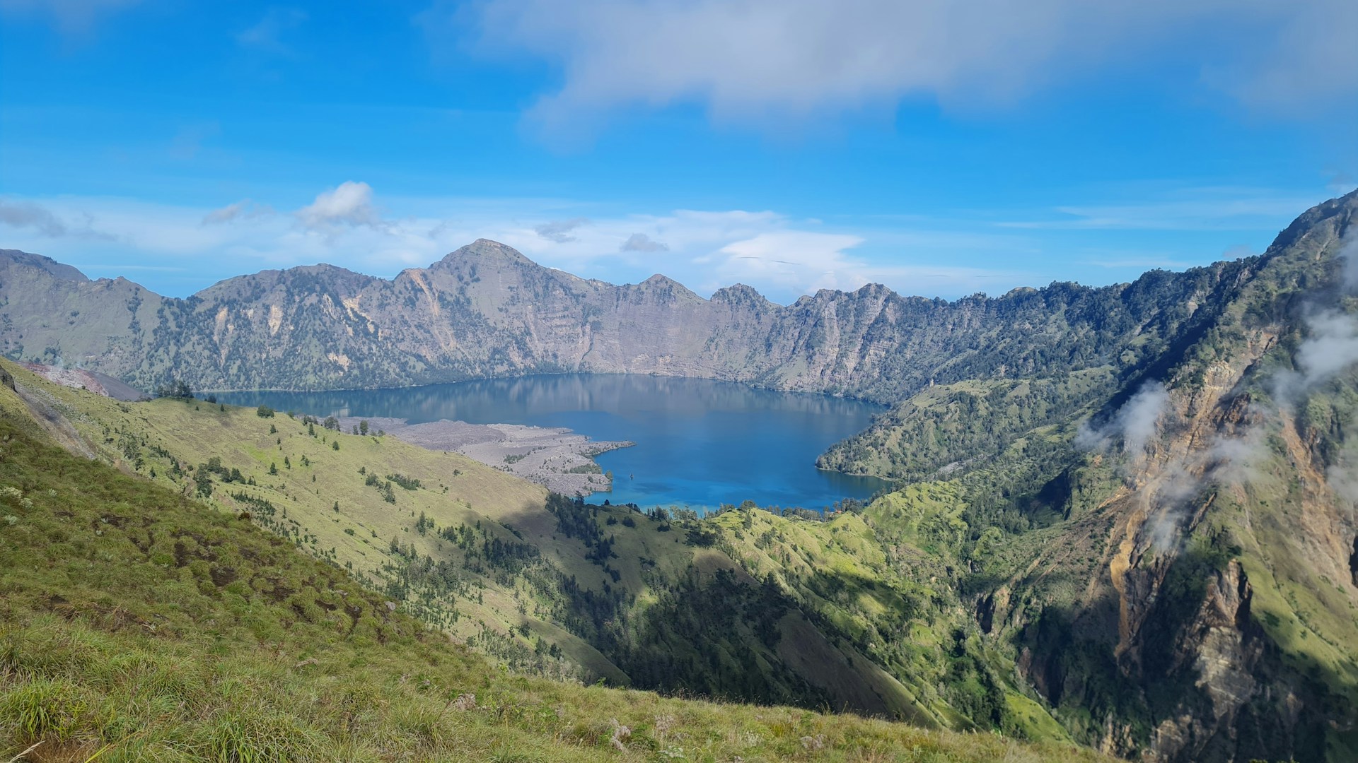 Menjaga Citra Keramahan Indonesia di Tengah Sorotan Global