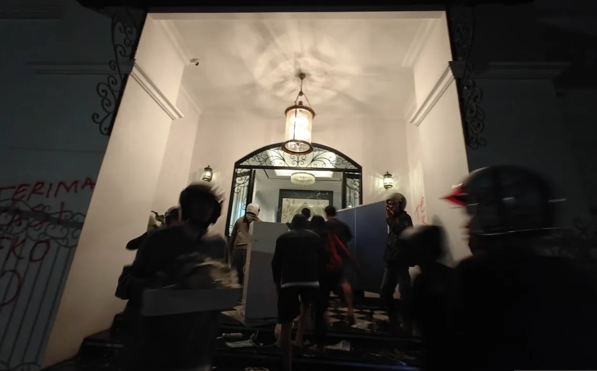 Penjarahan Rumah Sahroni, Eko, Uya dan Sri Mulyani, Alarm Mendesak Sahkan RUU Perampasan Aset
