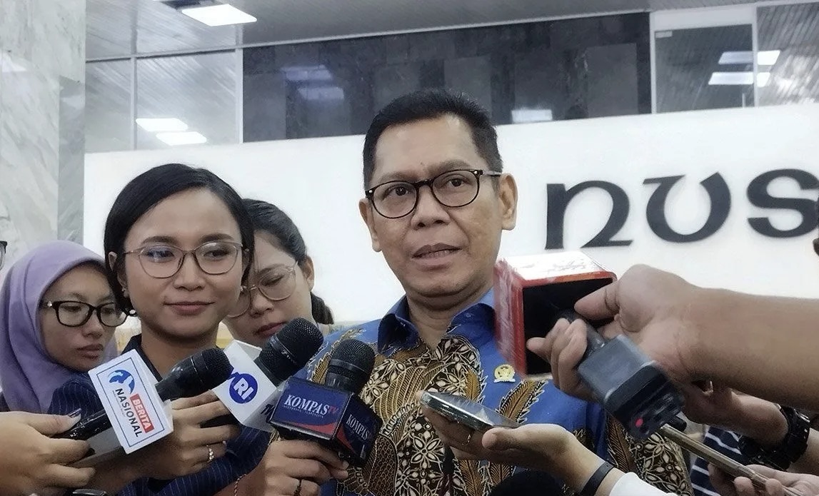 Bayang Kasus Akil Mochtar, Saan Yakin Adies Kadir Mampu Jaga Marwah