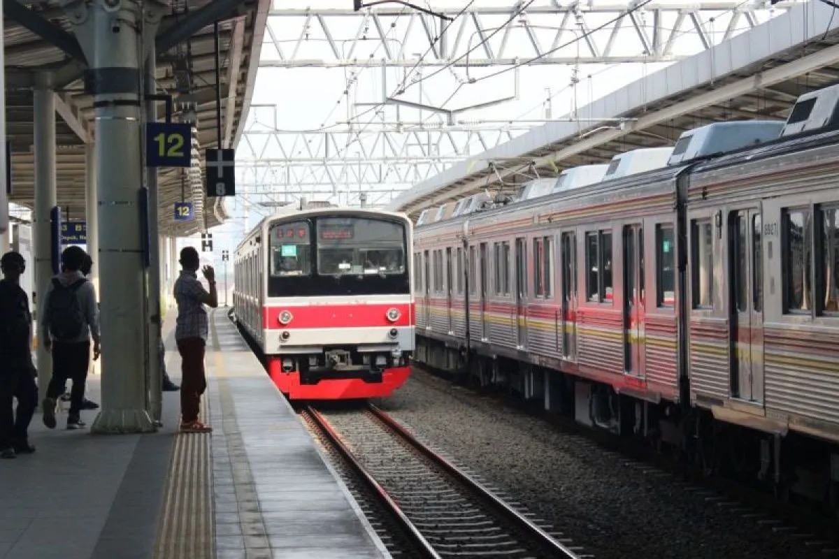 KAI Commuter Tetap Operasikan 1.063 Perjalanan