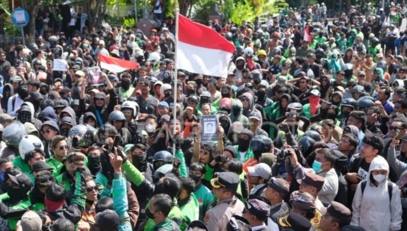 Dari Grounding hingga Jurnal, Ini Cara Atasi Trauma Akibat Demonstrasi