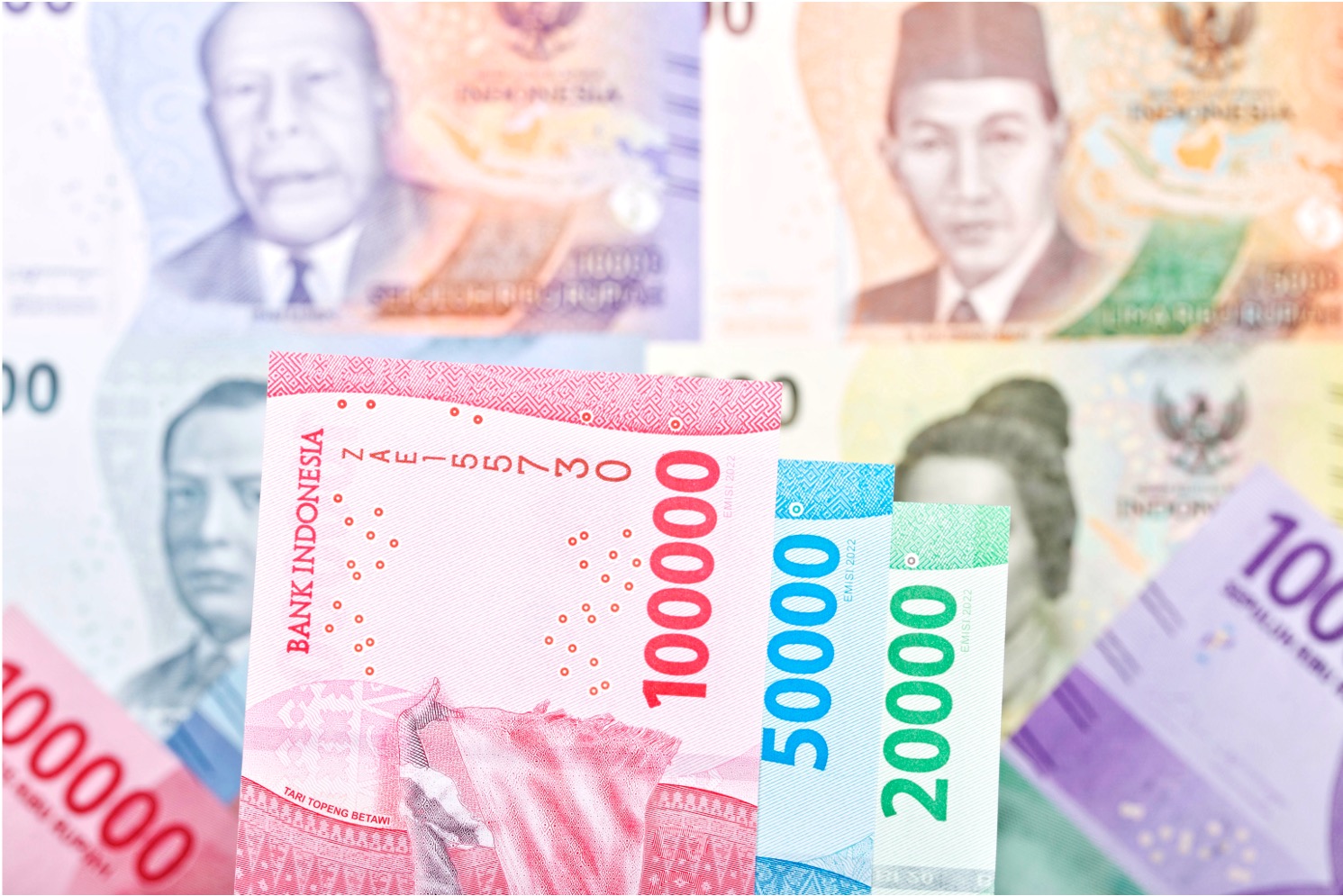 Rupiah Melemah Terhadap Dolar AS, Analis Sebut Kinerja Ekonomi Amerika Jadi Pemicu