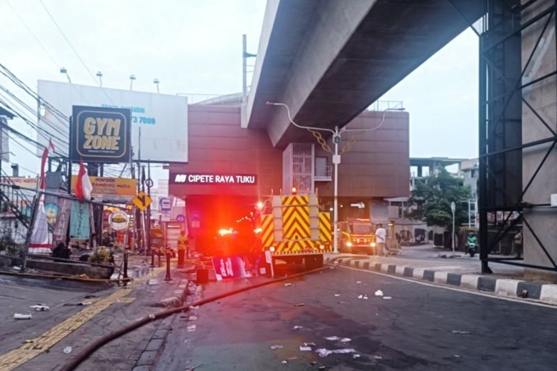 Kebakaran Ruko, Jalan Fatmawati Raya Ditutup Sementara