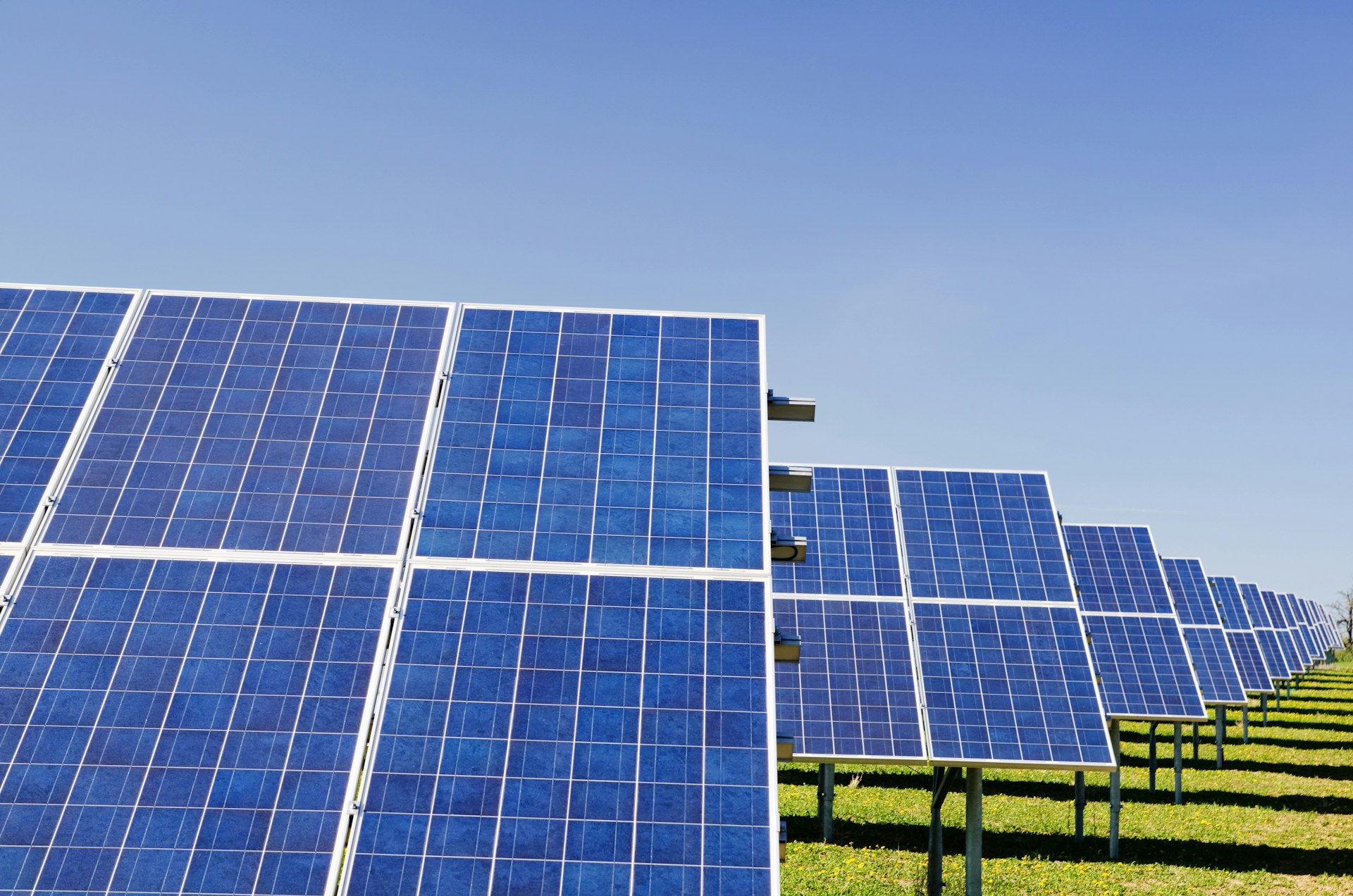 Konsep Net Zero Carbon Sekolah, DKI Terapkan Panel Surya dan Ventilasi Alami