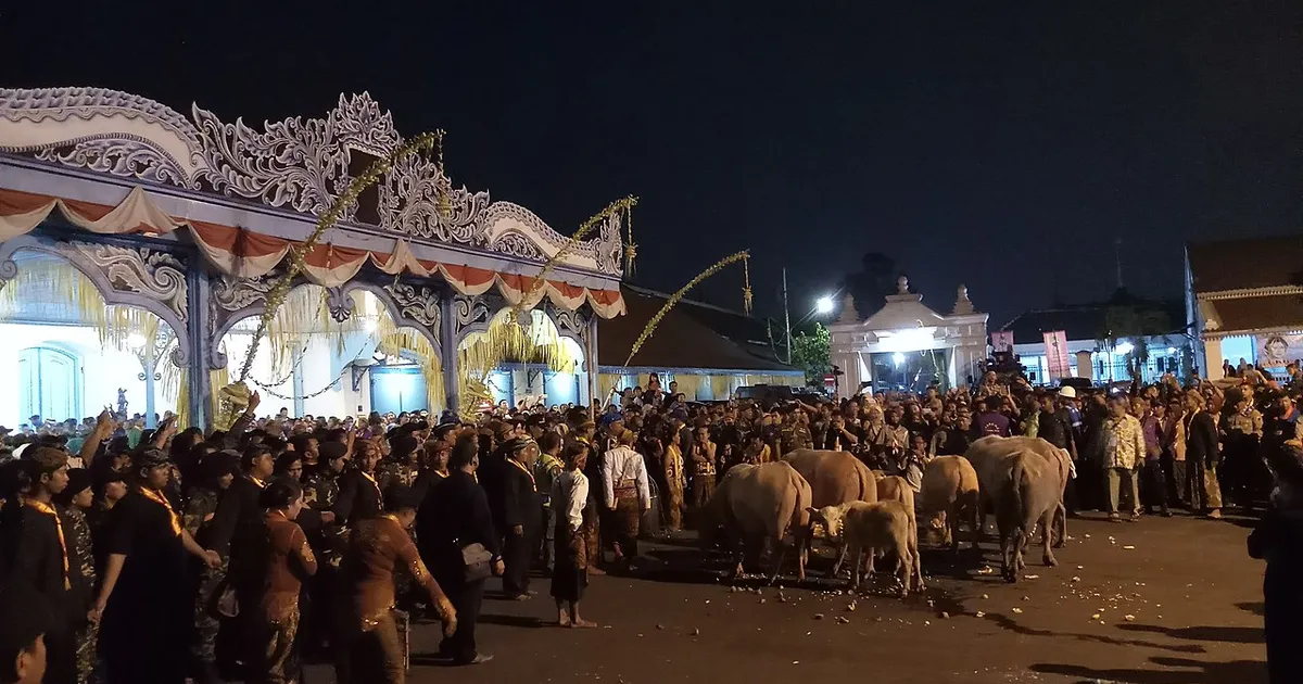 Mengenal Malam 1 Suro, Sejarah, Ritual, dan Pantangan Sakral